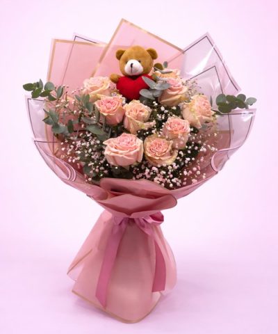 Ανθοδέσμη με 9 Ροζ Τριαντάφυλλα “Pink Love Teddy”